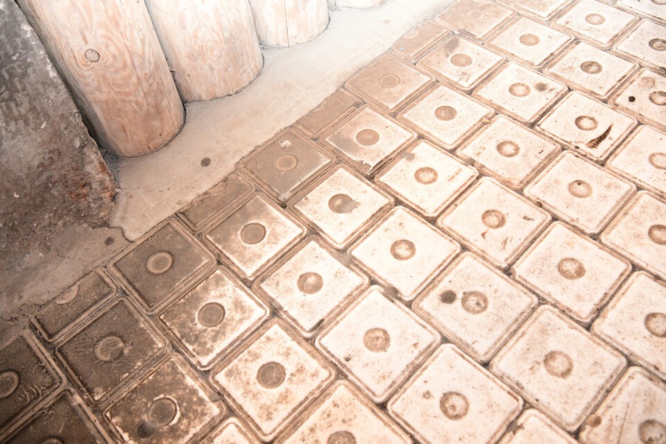 소금 광산의 바닥도 소금으로 이루어져 있다.