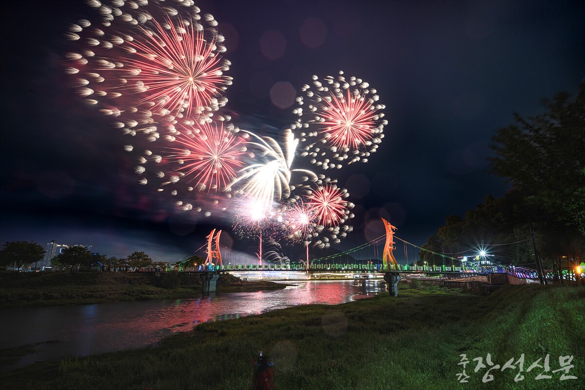 한종안 작 황룡강 불꽃놀이